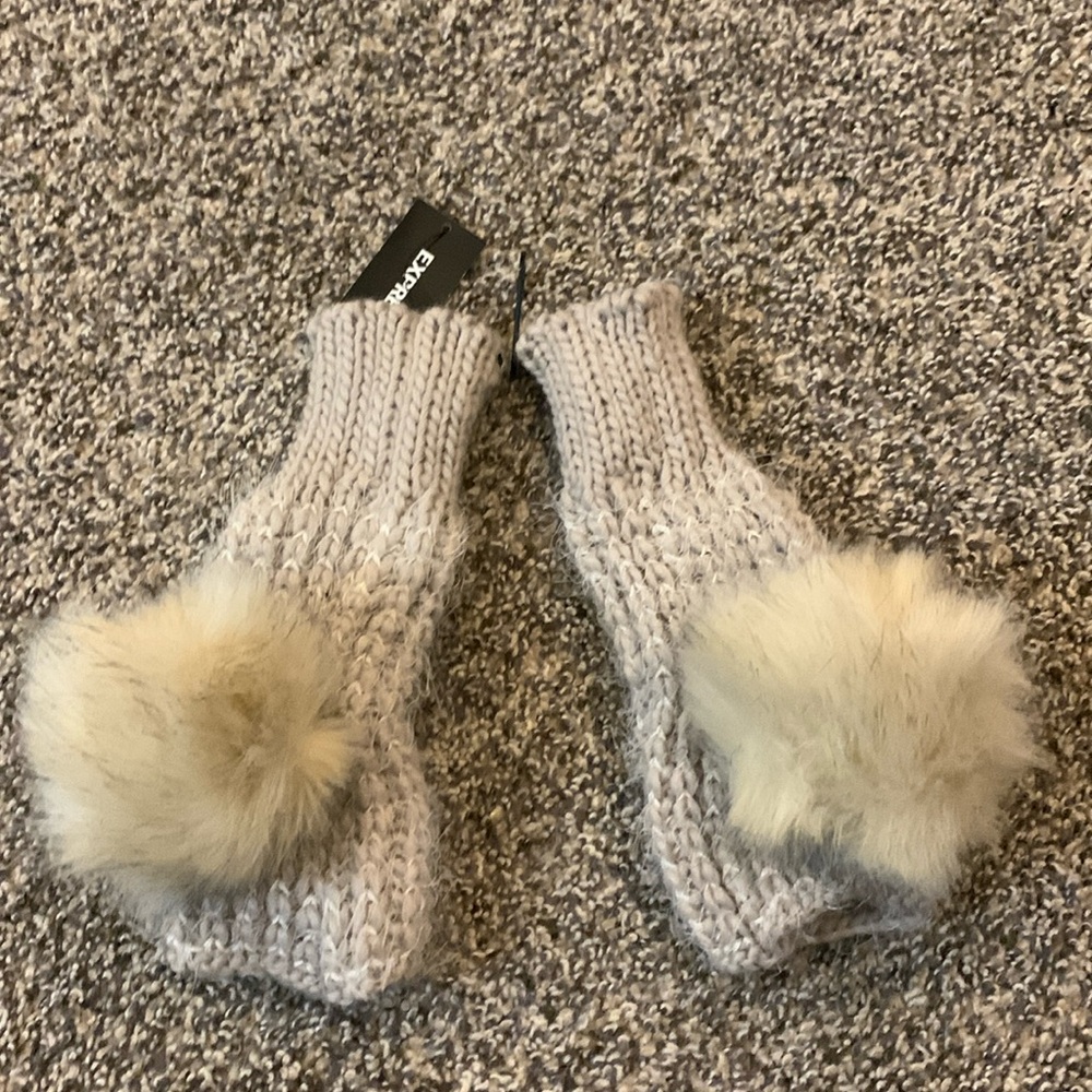 Express fingerless gloves. Extremely soft knitted fabric.